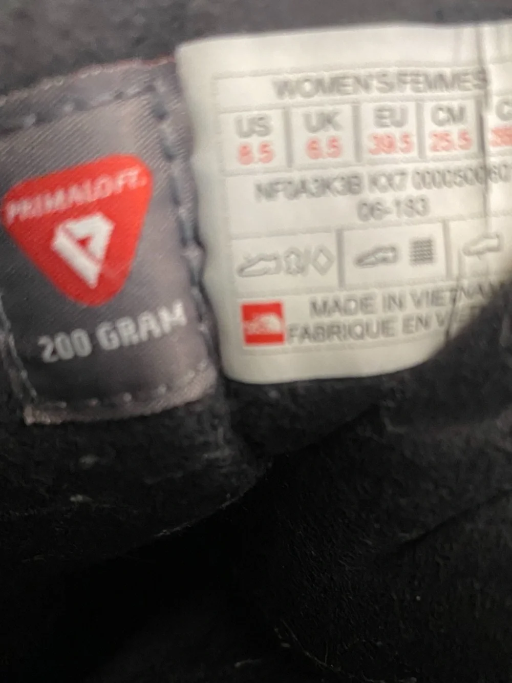 EUC TNF Yukiona Mid Boot